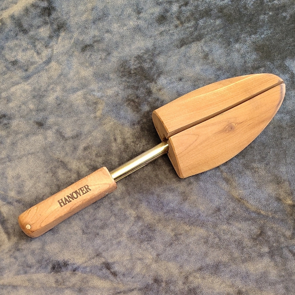 👟 Hanover Cedar Shoe Tree, Shoe Stretcher, Shoe Keeper. Right Foot